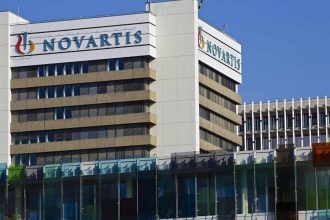 Novartis: Καλούνται ως ύποπτοι τέλεσης αξιόποινων πράξεων οι δύο πρώην προστατευόμενοι μάρτυρες «Σαράφης» και «Κελέση»