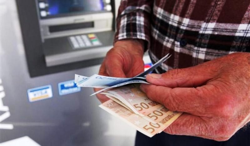 Συνταξιούχοι: Σχεδόν 2 εκατ. θα δουν αυξήσεις στις συντάξεις τους πριν τις γιορτές του Δεκεμβρίου