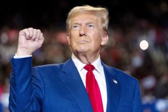 Ο Τραμπ δείχνει τις προθέσεις του με το... καλημέρα - Πρώτη προτεραιότητα η μαζική απέλαση μεταναστών - Πρόθυμος για συνομιλίες με Πούτιν