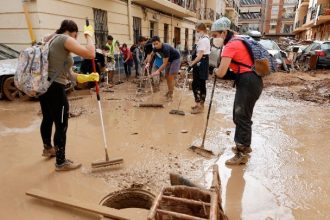 Ισπανία-πλημμύρες: Οι κάτοικοι της Βαλένθια κλήθηκαν να επιστρέψουν στα σπίτια τους