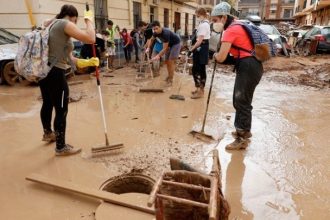 Ισπανία-πλημμύρες: Ο πρωθυπουργός Σάντσεθ ανακοίνωσε νέα μέτρα στήριξης σχεδόν 3,8 δισ. ευρώ