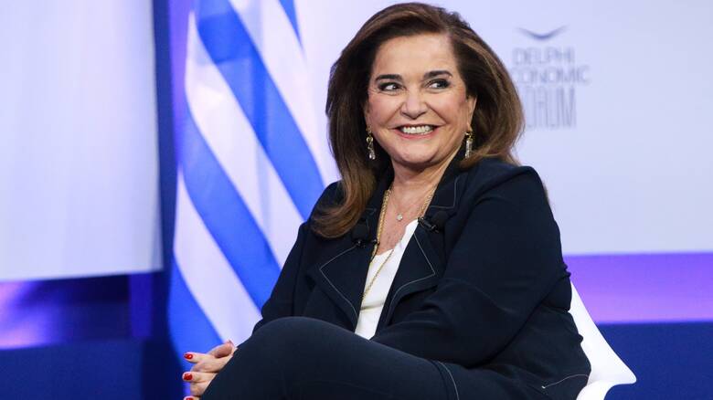 Η Ντόρα, το ΠΑΣΟΚ και... η αφίσα στο Δελφινάριο