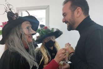 Όταν οι Μπεφάνες ...εισέβαλαν στο γραφείο του Περιφερειάρχη ΦΩΤΟ