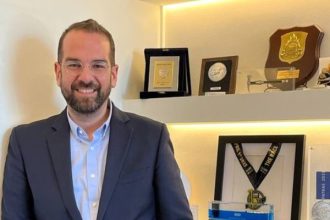 Νεκτάριος Φαρμάκης: Δεν σταμάτησε να δέχεται ευχές