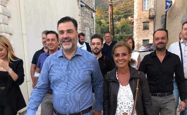 Κατερίνα Σολωμού: Με τον Σπύρο Σκιαδαρέση στην Έκθεση Χαλανδρίτσας