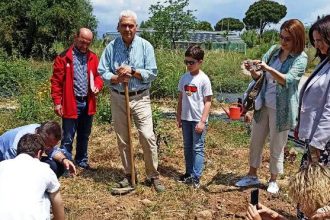 Φωκίων Ζαΐμης: Δενδροφύτευση για την ημέρα της μέλισσας
