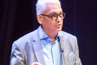 Φωκίων Ζαΐμης: Ο "υπουργός Εξωτερικών" της Περιφέρειας