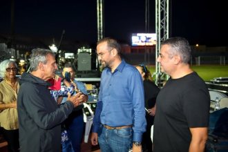 Νεκτάριος Φαρμάκης: Ενα μουσικό ταξίδι με τον Γιώργο Νταλάρα...