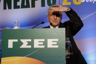 ΠΑΣΟΚ: Πώς η πρόταση διαγραφής του Γιάννη Παναγόπουλου συνδέεται με τον Πατρινό Δημήτρη Καραγεωργόπουλο