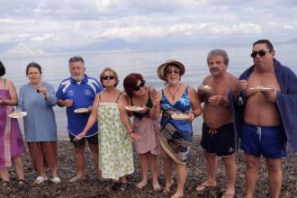 Κάτω Αλισσός: Οι χειμερινοί κολυμβητές έκοψαν την πίτα τους