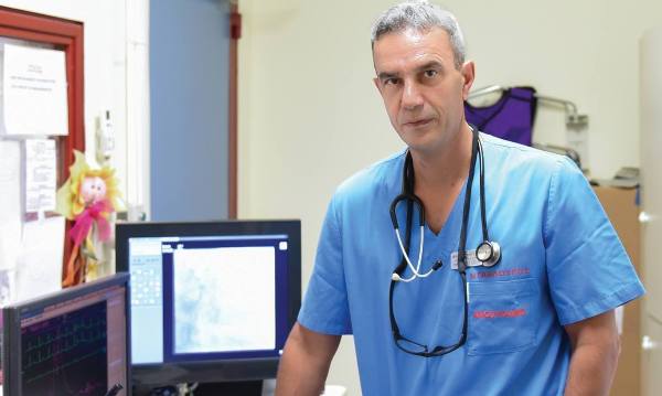 Περικλής Νταβλούρος: Πως σώθηκε γυναίκα που κατέρρευσε από εγκεφαλική αιμορραγία, μέσα στο σπίτι της