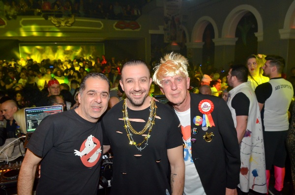 Κοσμοπλημμύρα στο 80's Back 2 carnival - Δείτε ΦΩΤΟ