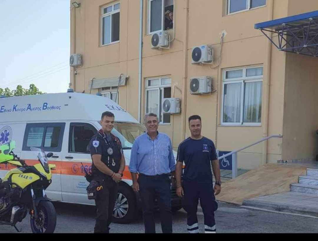 Ο Δημήτρης Μπαρμπούνης συναντήθηκε με τους εργαζόμενους του ΕΚΑΒ Πάτρας