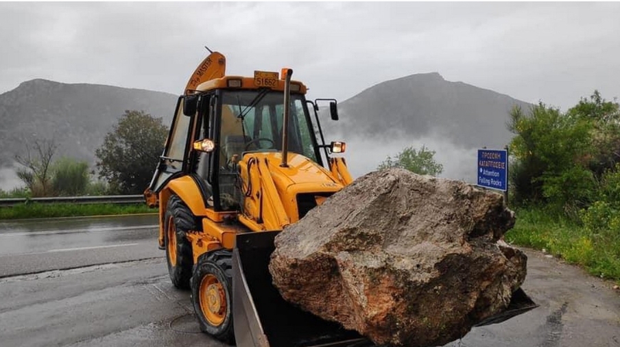 Σε απόγνωση οι κάτοικοι: Κλειστός ο δρόμος Δελφών – Αράχωβας