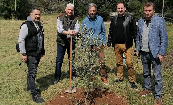 Φωκίων Ζαΐμης: Δενδροφύτευση στο Πανεπιστήμιο