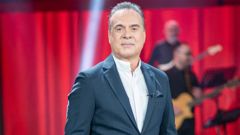 Φώτης Σεργουλόπουλος: Παντρεύτηκε με τον σύντροφό του στο Δημαρχείο Αθηνών – Τον γάμο τέλεσε ο Χάρης Δούκας