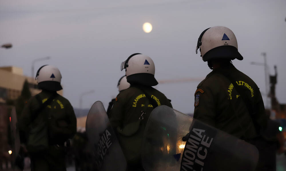 Πάτρα: Μπλόκο της Αστυνομίας σε κονβόι οπαδών της ΑΕΚ-Τους "έκοψαν" λίγο πριν τη Γέφυρα Ρίου Αντιρρίου
