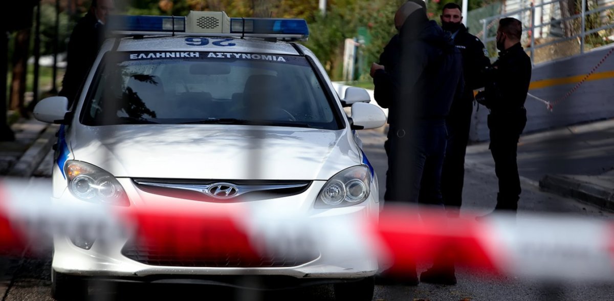 Πάτρα: Ο σκύλος ήταν δεμένος και κρεμάστηκε από τη μάντρα-Συγκλονίζουν οι λεπτομέρειες για τον θάνατο του τετράποδου-Τί ισχυρίστηκε ο νεαρός ιδιοκτήτης του