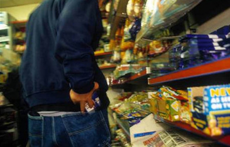 Πάτρα: Συνελήφθη 20χρονος γιατί έκλεψε δύο παριζάκια!-Τον κατήγγειλαν υπάλληλοι Μίνι Μάρκετ