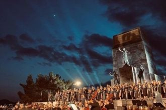 «Τι να θυμηθώ, τι να ξεχάσω» -Συναυλία του Γιώργου Νταλάρα στα Καλάβρυτα