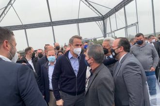 Κυριάκος Μητσοτάκης-Πλάτωνας Μαρλαφέκας: Εγκάρδια συνάντηση στο νέο έργο