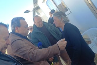 Φάμελλος: «Οι σεισμόπληκτοι εισπράττουν την απαξίωση της κυβέρνησης»