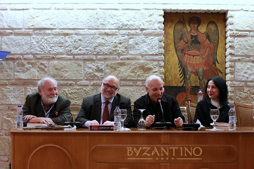 Πάτρα: Παρουσιάστηκε το βιβλίο του γνωστού συγγραφέα Άρη Σφακιανάκη