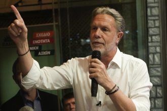 Η ομιλία Γερουλάνου στην Πάτρα με παρουσία έκπληξη του Απόστολου Κατσιφάρα