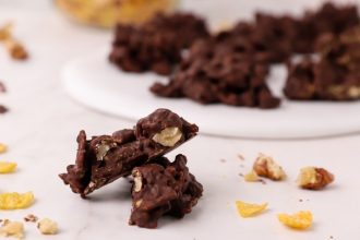 Σοκολατάκια αμυγδάλου με μαύρη σοκολάτα