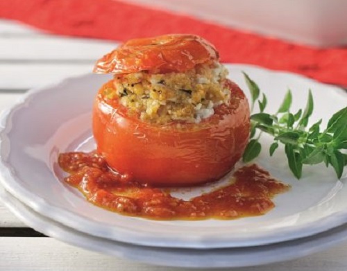 Nτομάτες γεμιστές με κουσκούς, φέτα και βασιλικό