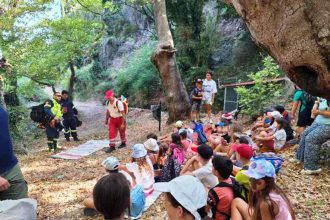 Πεζοπορία, δασοπυρόσβεση και εκπαιδευτικά παιχνίδια, στη Νερομάνα Άνω Καστριτσίου, για τα παιδιά των κατασκηνώσεων του Δήμου
