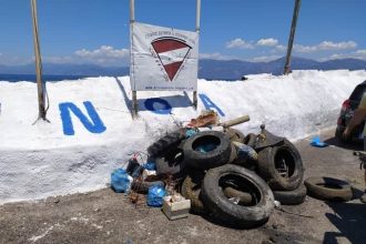 1oς Υποβρύχιος Καθαρισμός Αλυκής Αιγίου: Εβγαλαν από το βυθό λάστιχα, σίδερα, μπουκάλια, πλαστικά και δίχτυα