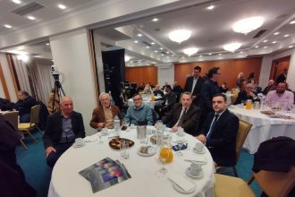 Έκοψε την πίτα του ο τηλεοπτικός σταθμός IONIAN (ΦΩΤΟ)