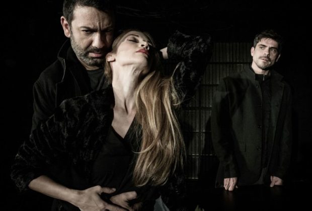 Ο Θέμης Μουμουλίδης ανεβάζει "Έντα Γκάμπλερ" στο θέατρο Άλμα