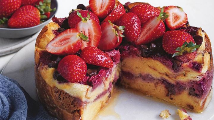 Aφράτο κέικ με φράουλες: Το τέλειο συνοδευτικό για τον καφέ!