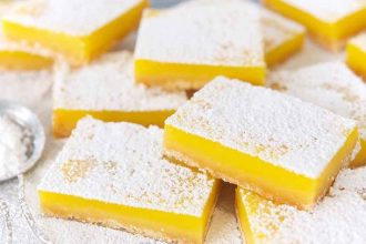 Μπάρες λεμονιού με υπέροχη βουτυρένια γεύση