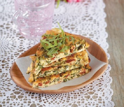 Αλμυρή τούρτα με ρόκα και τυριά