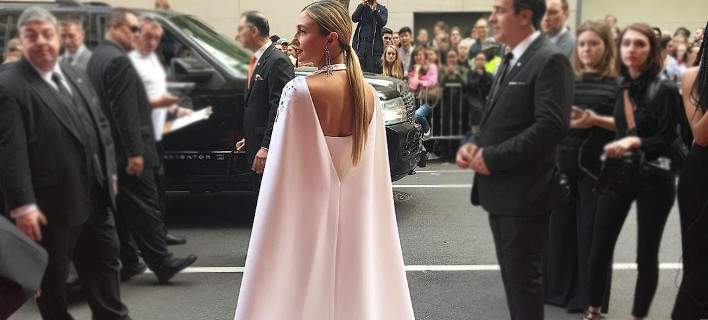 H εντυπωσιακή δημιουργία της Μαίρης Κατράντζου στο κόκκινο χαλί του Met Gala