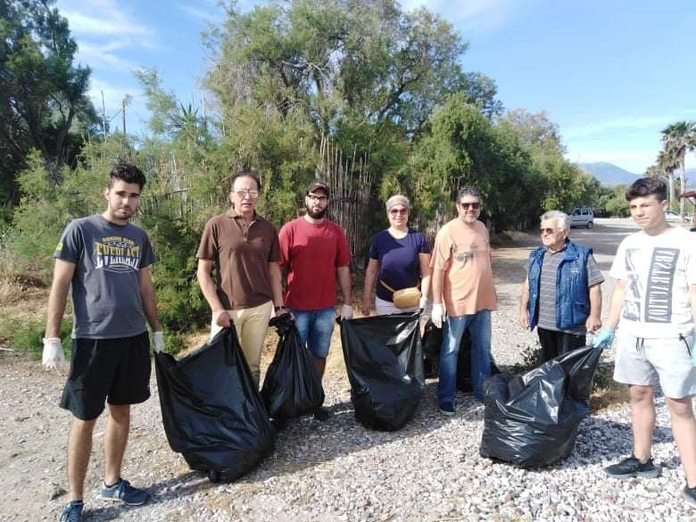 Αλυκή Αιγίου: Εθελοντικός καθαρισμός της παραλίας - ΦΩΤΟ