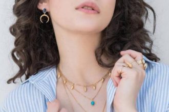 Το necklace layering στην πιο καλοκαιρινή του εκδοχή