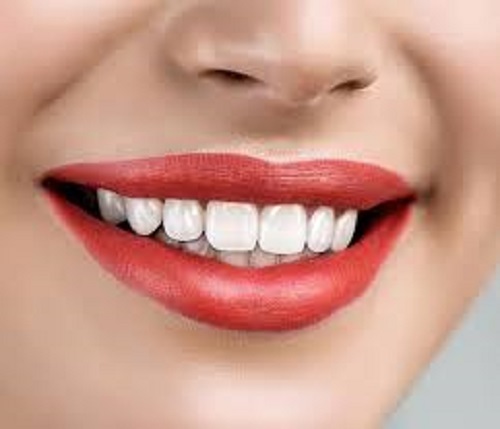 Αυτό είναι το απόλυτο τρικ για να κάνεις τέλεια λεύκανση δοντιών στο σπίτι