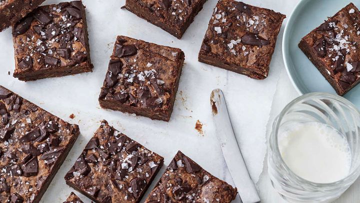 Σοκολατένια brownies με τρία μόνα υλικά!