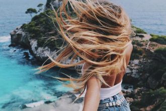 Λαμπερά μαλλιά με.. μπύρα: 2 συνταγές που θα αγαπήσεις