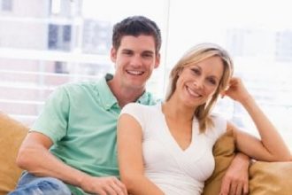 Μεγαλύτερος ή μικρότερος από εσένα: Ποιoς είναι ο ιδανικός άντρας;