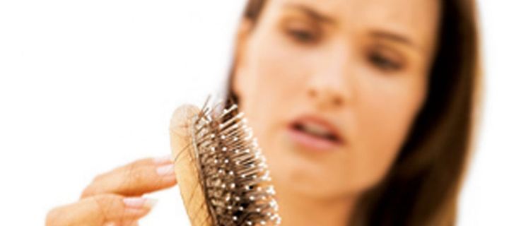 Τρία πράγματα που προκαλούν τριχόπτωση