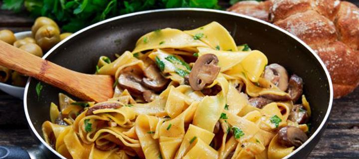 Λαχταριστές παπαρδέλες με μανιτάρια στον φούρνο
