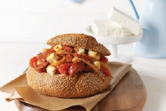 Σπεντζοφάι με κατσικίσιο τυρί στο καρβέλι