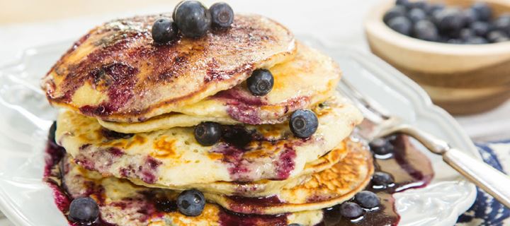 Pancakes με μαρμελάδα μούρο