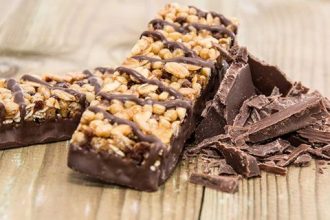 Μπάρες δημητριακών με σοκολάτα