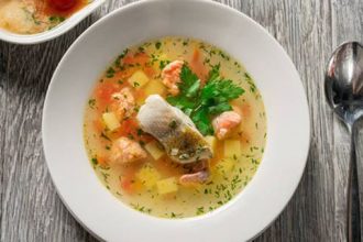 Ψαρόσουπα λεμονάτη